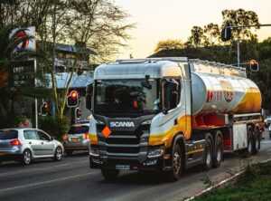 kleurplaat vrachtwagen scania